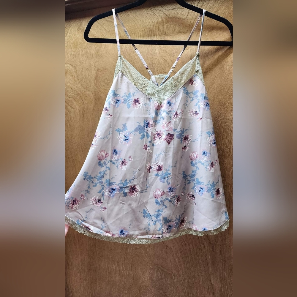 Women's Floral Tank *NWT*
